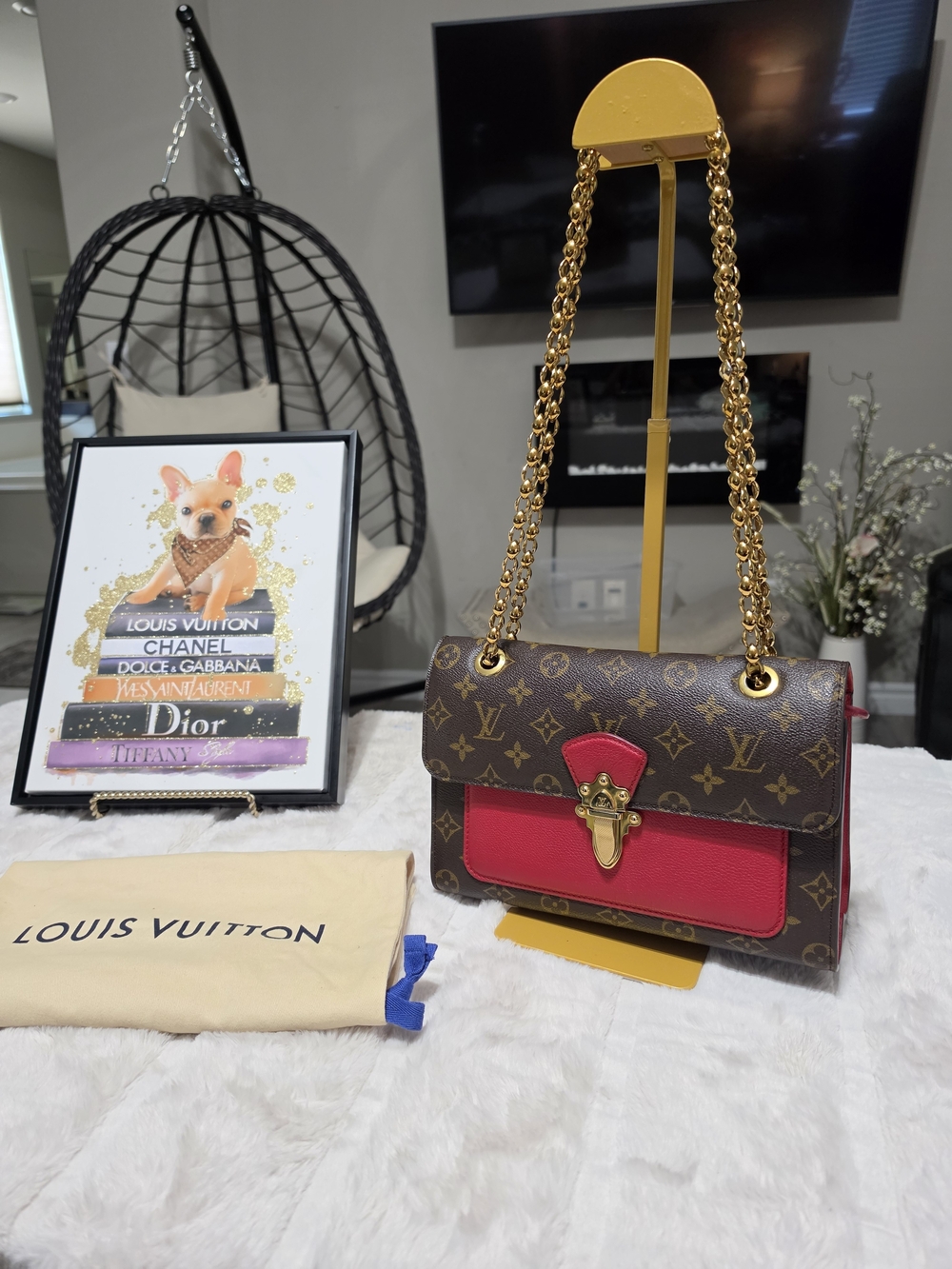 🔥 Louis Vuitton Victoire Handbag Monogram Canvas and Leather EUC 🔥